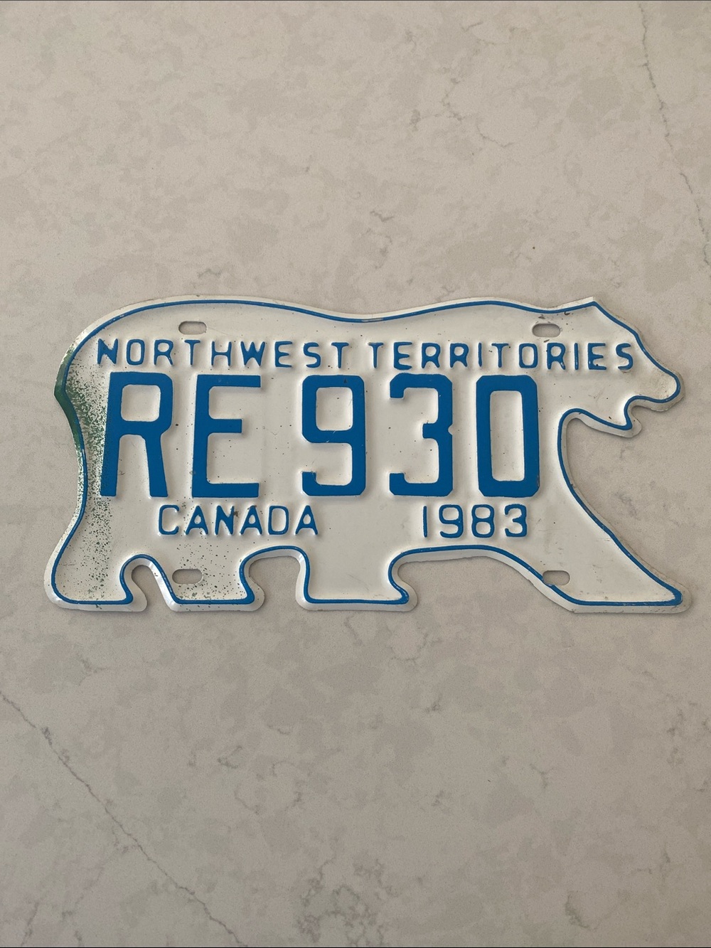 AUTHENTIC VINTAGE 1983 NORTHWEST TERRITORIES CANADA BEAR LICENSE PLATE [RE930]